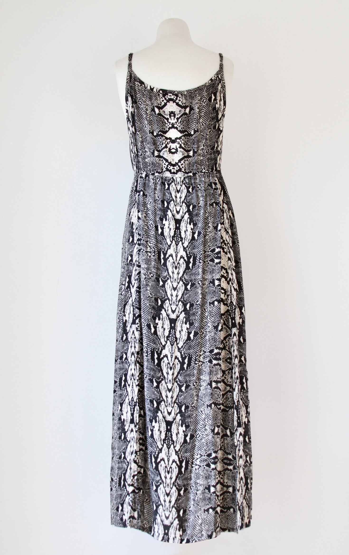 chinese dress ladies Mimosa Snake print Maxi Dress in Black – Kardia